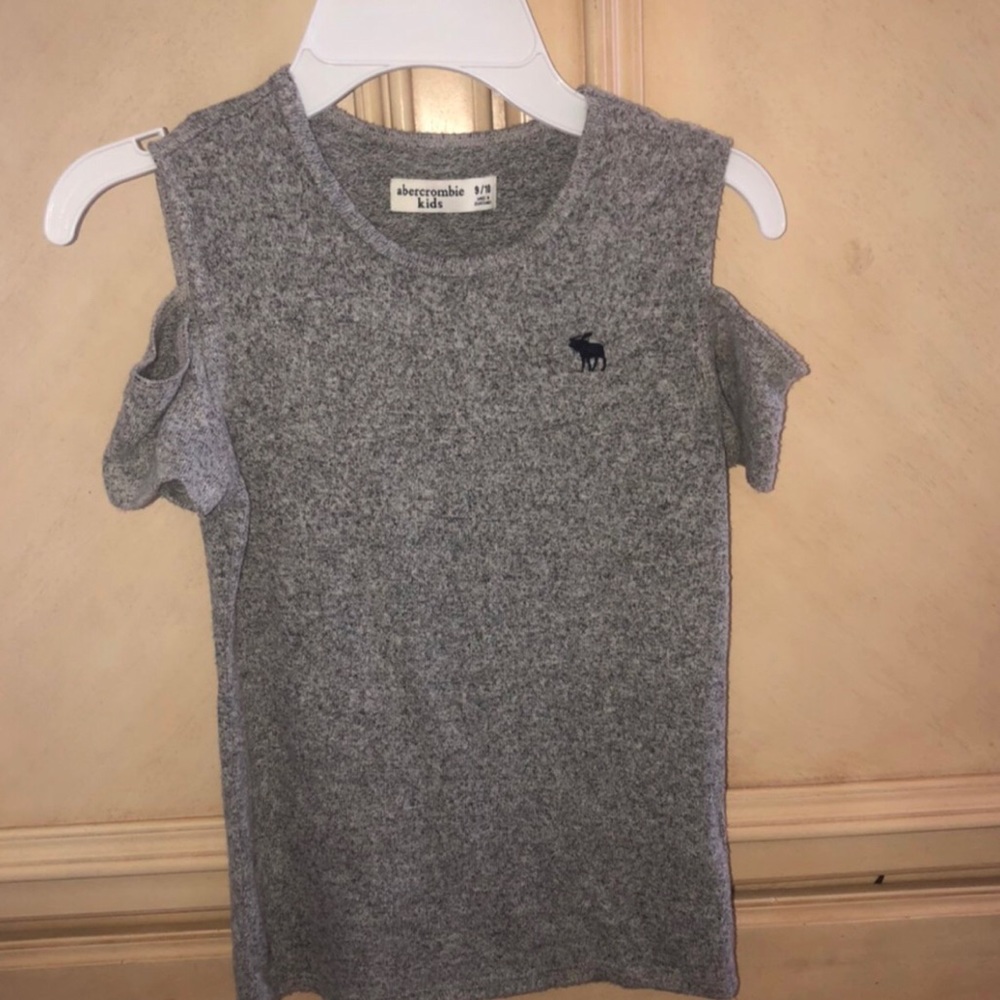 Gray cold shoulder t-shirt